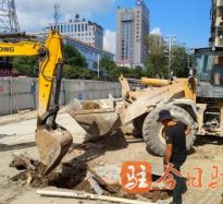 jj艹bb视频茄子看片高温下的坚守｜道路建设者用汗水铺就畅通路